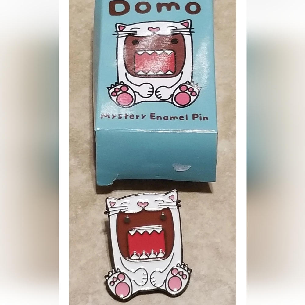 Domo In Costumes Mystery Enamel Pin: Cat Domo